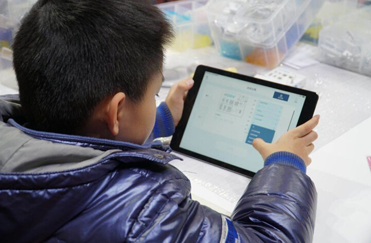 青少年人工智能教育成熱點，KOOV持續(xù)助推“教育信息化”