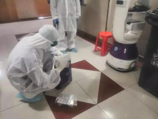 武漢市振華大廈集中隔離點上線機器人免接觸配送服務