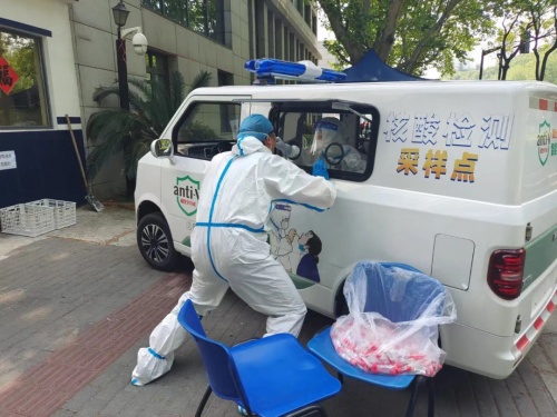“流動(dòng)核酸采樣”被上海政府確立為常態(tài)化核酸采樣方式,橙仕安特威防疫車(chē)正加速投放