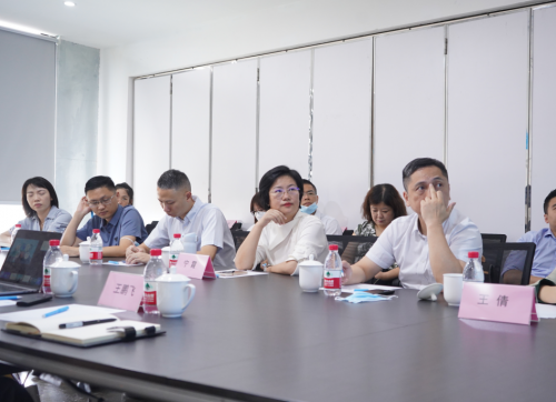 廣州市商務(wù)局電商處處長(zhǎng)寧霞一行 調(diào)研啄木鳥家庭維修