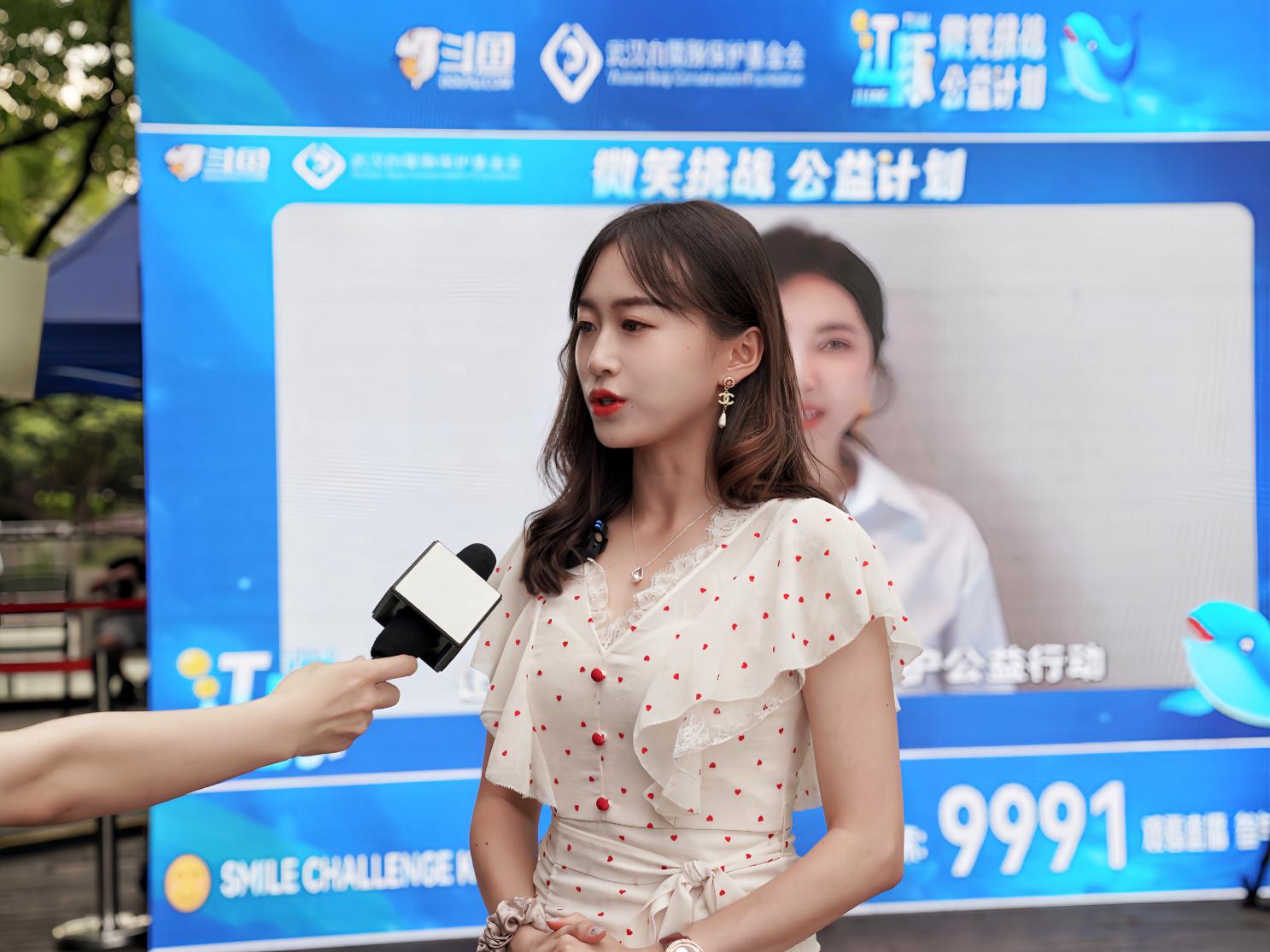 線下“歌友會(huì)”籌魚糧，斗魚“江豚微笑KTV”呼吁網(wǎng)友保護(hù)“水中大熊貓”