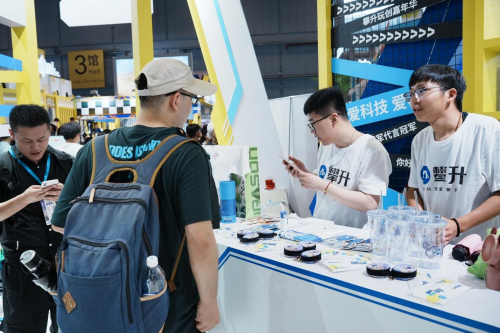直擊BW2023現(xiàn)場(chǎng)，攀升玩創(chuàng)嘉年華次元新品、GeForce RTX 40系主機(jī)炫酷亮相