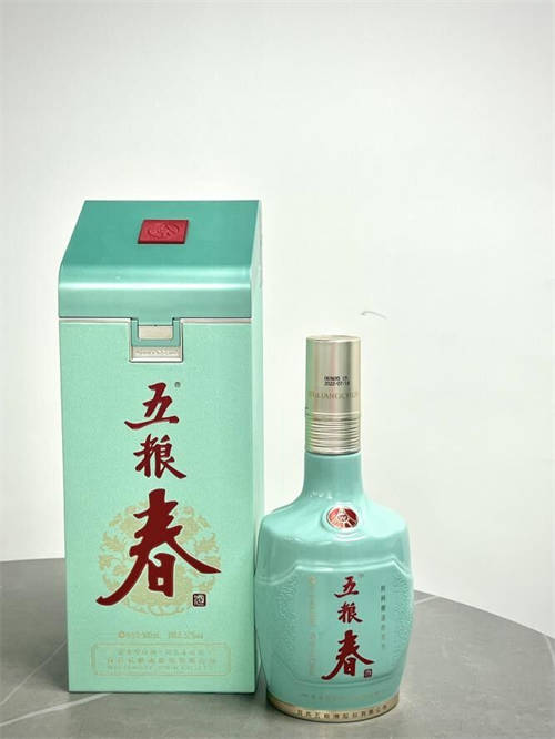 五糧春名門獲贊“時間釀造的芬芳”，憑實力成酒桌“?？汀? title=
