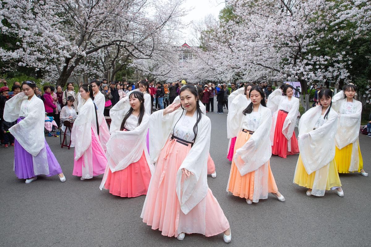 關(guān)彥斌：要繼承中國傳統(tǒng)文化優(yōu)秀部分，讓其深入年輕群體