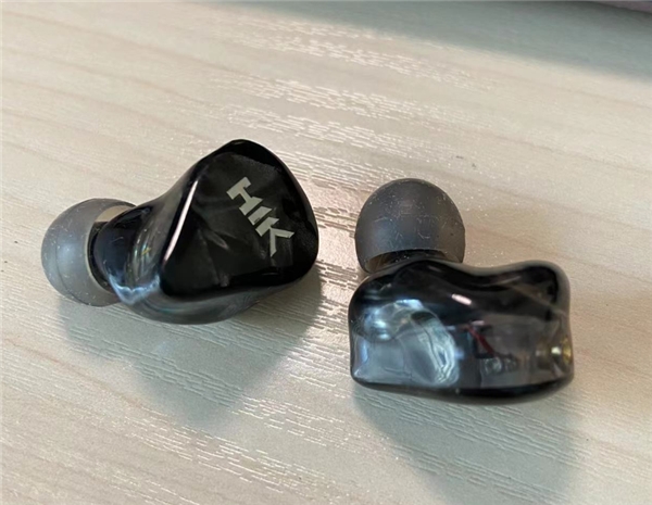 氦刻HIK S1：清晰靈敏的耳機(jī)，音效均衡豐富，給人觸電般的心動(dòng)音質(zhì)