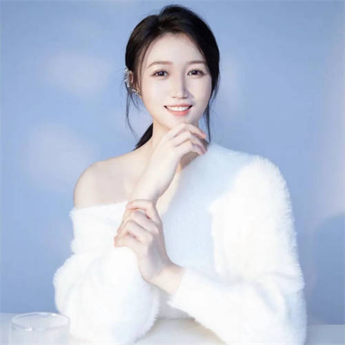 陌陌主播孜恩樂一獻(xiàn)唱古風(fēng)歌曲，戲腔展示驚艷觀眾