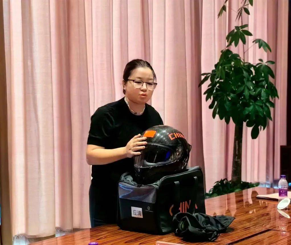 思看科技3D掃描技術(shù)為國家隊精準護航！全球首款雪車專用頭盔成果圓滿交付！