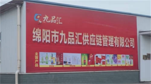 到四川街頭走一走，是誰“承包”了巴蜀夏天的“第一杯啤酒”