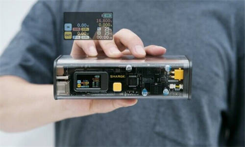 至薄至輕！閃極碳纖維系列磁吸移動電源C3正式開售