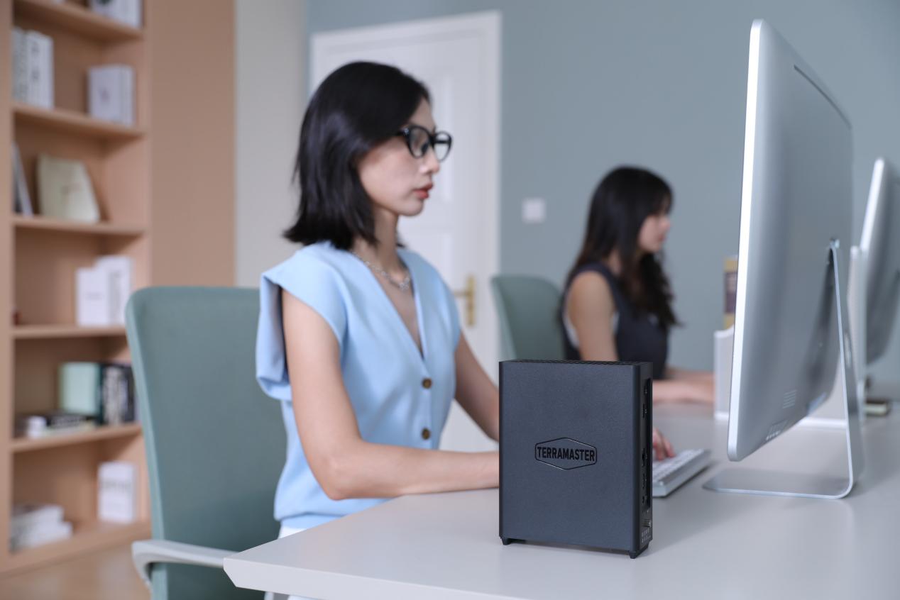鐵威馬F8 SSD Plus：出差神器，NAS新品全面升級