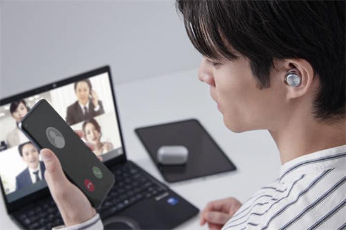 六十載聲學(xué)匠心，Technics “黑膠豆” EAH-AZ100 耳機(jī)奏響極致樂(lè)章