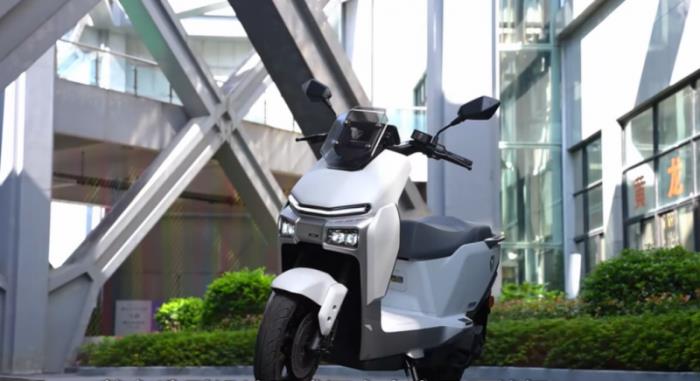 揭曉最新電動車續(xù)航榜：雅迪星艦S80以創(chuàng)新科技帶給用戶卓越體驗
