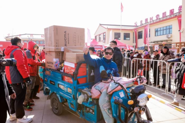 周鴻祎、沈騰等名人接力京東“我給老家送年貨”活動 首批年貨已送達(dá)