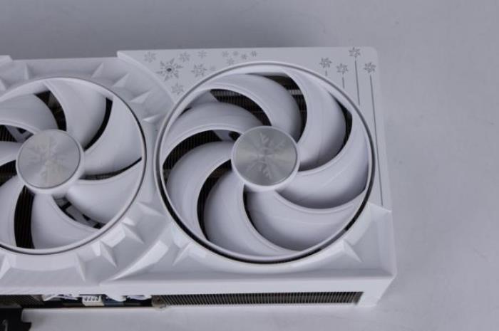 耕升 GeForce RTX 5090 D 解禁全新AI 兵器庫(kù)！DLSS 4開(kāi)啟狂暴性能模式！