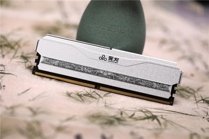 開箱評測丨銳龍7 9700X絕佳拍檔，神凝系列6000 CL28國風(fēng)內(nèi)存評測