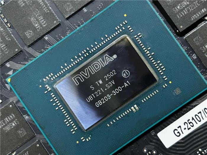 炫酷來襲，耕升 GeForce RTX 5070 Ti 炫光·超 OC帶來超高性能