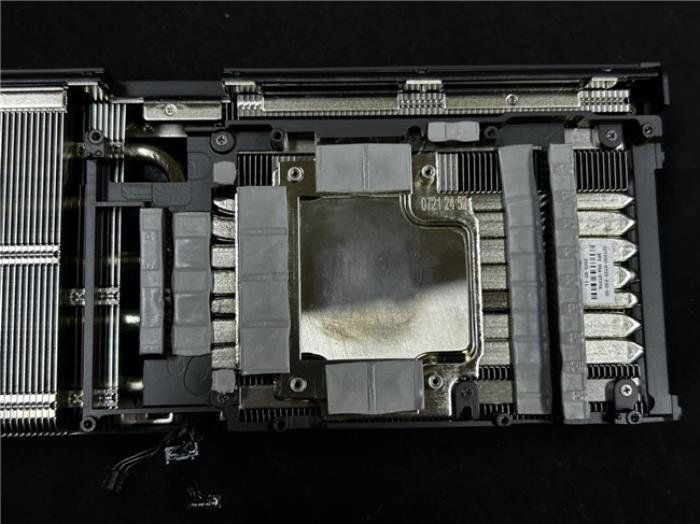 炫酷來襲，耕升 GeForce RTX 5070 Ti 炫光·超 OC帶來超高性能