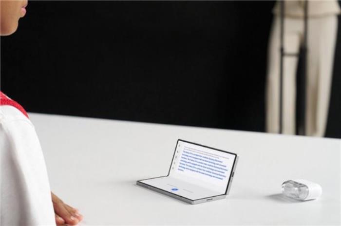 透過Galaxy Z Fold6 探索三星引領(lǐng)折疊屏手機(jī)的創(chuàng)新之路