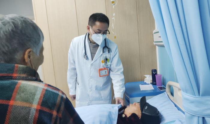 仁心仁術(shù)鑄就希望丨盈康一生重慶華健友方醫(yī)院腫瘤科主任謝祥波