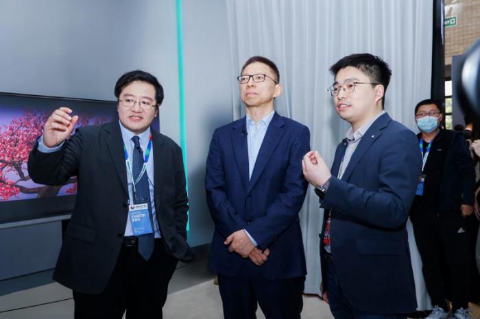 打造家庭放映廳 海信激光電視探索X1亮相AWE 2025
