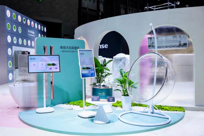 海信大白閨蜜機(jī)X8 Pro重磅發(fā)布：全球首款多形態(tài)長(zhǎng)續(xù)航的32吋4K大平板