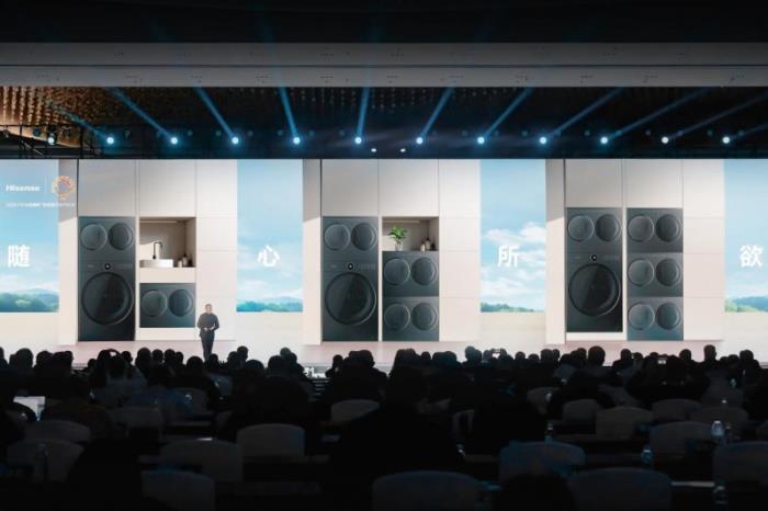 海信AWE 2025放大招，全球首臺4合1熱泵洗烘一體機終結(jié)衣物混洗難題