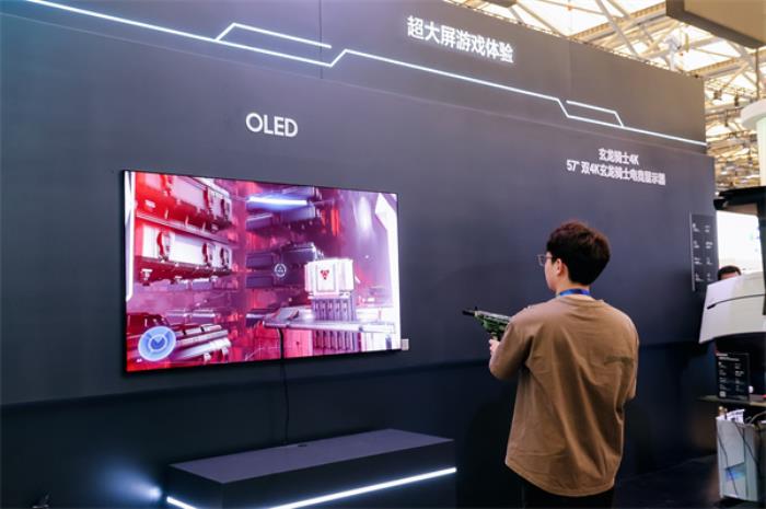 三星大屏電視驚艷亮相AWE 2025,家庭影音體驗實現(xiàn)多維升級