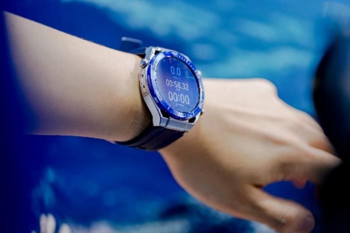 HUAWEI WATCH Ultimate非凡探索系列矚目亮相2025上海國際潛水展，科技賦能極境探索