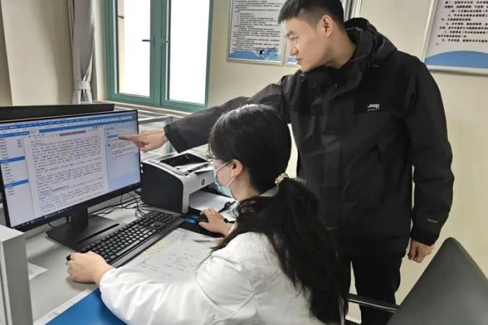 1分鐘診斷+90%準(zhǔn)確率！宏杉科技DeepSeek一體機(jī)落地南昌縣人民醫(yī)院