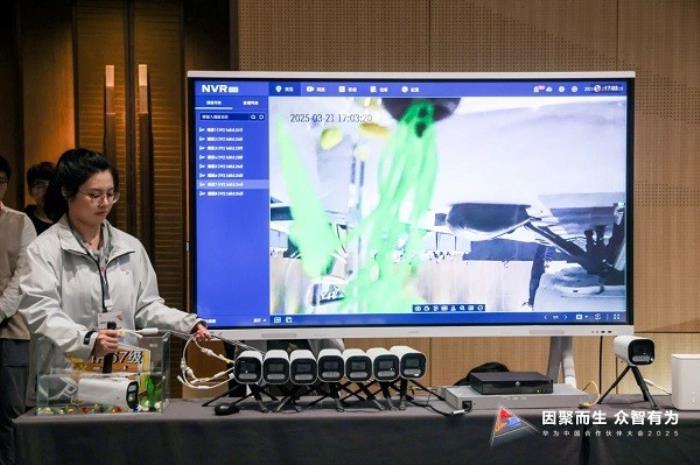 華為光與行業(yè)感知分銷新品發(fā)布會(huì)圓滿召開，19款新品重磅發(fā)布