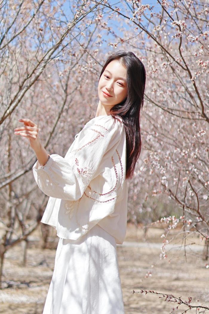 佳能EOS R50春日桃花人像實(shí)拍體驗(yàn)