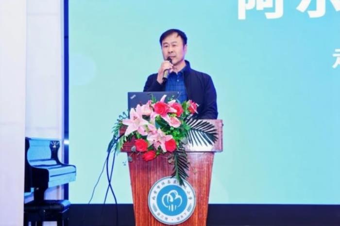 以“筆”為徑 用AI守護(hù)，阿爾法蛋愛心捐贈(zèng)惠及北京懷柔三小師生