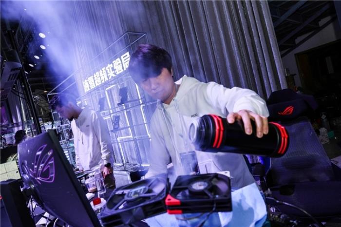 湘聚金字塔！華碩主板引爆ROG DAY 2025信仰狂歡