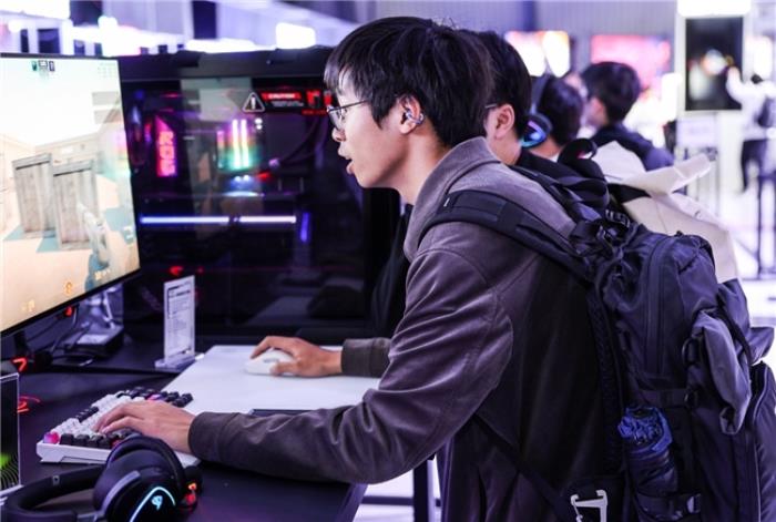 超頻破紀錄 華碩主板引爆ROG DAY 2025