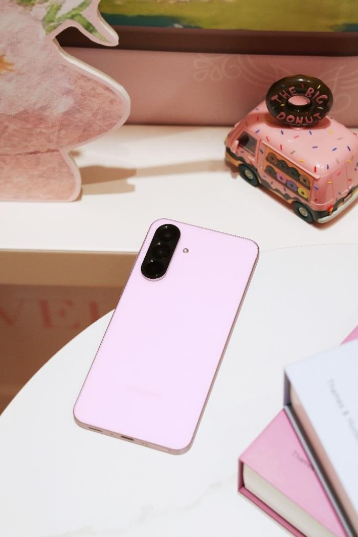 兼具新奇玩法與個性表達 三星Galaxy A56 5G成年輕人的智能新寵