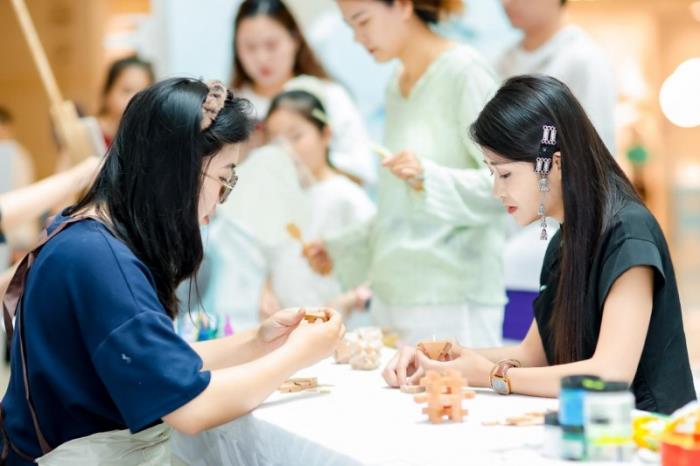 「衣裳之美有型有色」卡薩帝城市濕洗計劃深圳站啟幕：科技與美學(xué)共塑高端生活新范式
