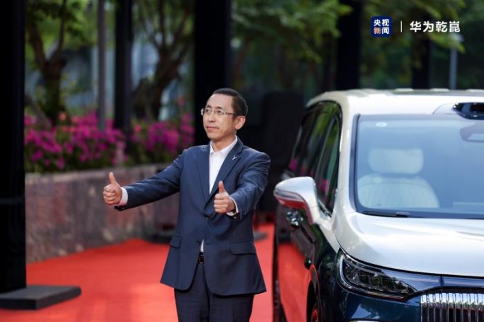 全新嵐圖FREE官宣首搭華為乾崑智駕HUAWEI ADS 4 實(shí)車(chē)將亮相上海車(chē)展
