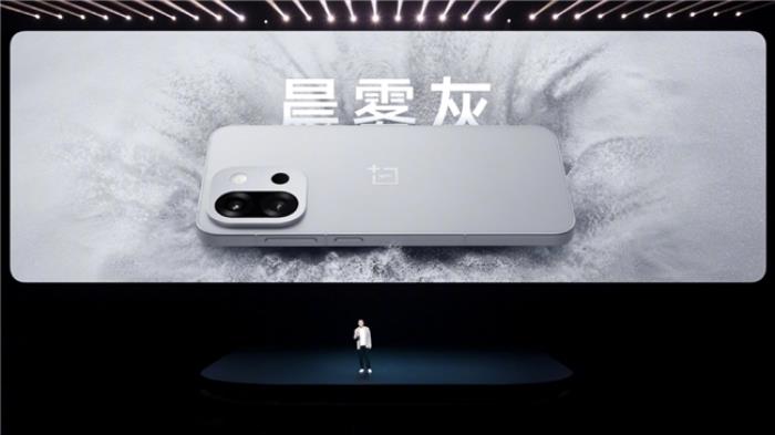 「小屏大魔王」一加 13T 國(guó)補(bǔ)后 2899 元起，開啟小屏體驗(yàn)新時(shí)代