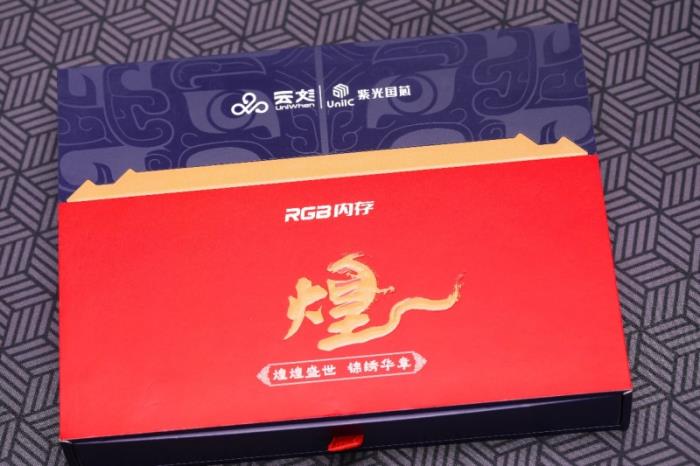 硬控發(fā)熱，一鍵躍至6400MT/s，「煌」系列DDR5內(nèi)存超頻體驗