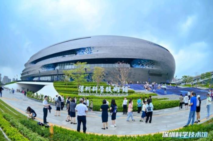 “大飛船”正式啟航！深圳科學(xué)技術(shù)館開館首日人氣火爆