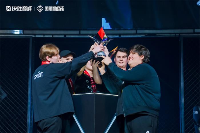 匯聚全球電競(jìng)菁英，2025決勝巔峰?國(guó)際巔峰杯圓滿落幕