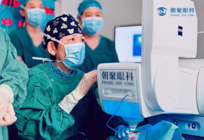 杭州朝聚眼科醫(yī)院完成浙江首例新全飛10秒掃描SMILE Pro手術