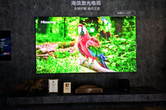 客廳秒變私人影院？520看這臺激光電視如何實現(xiàn)“電影院具象化”