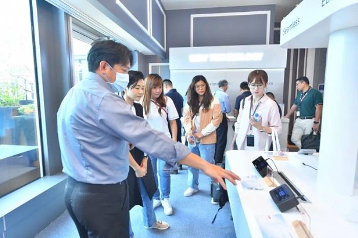COMPUTEX 2025丨天馬攜多項(xiàng)顯示技術(shù)亮相，解鎖AI時(shí)代“好屏”密碼