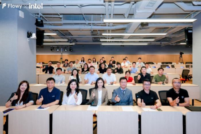 誰成為“用戶意圖的第一個承接者”，就擁有了未來的入口