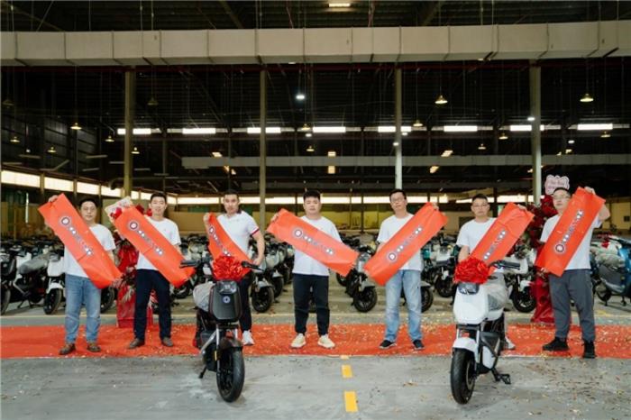 愛瑪出海按下“加速鍵”，越南工廠首批量產(chǎn)車型交車儀式隆重舉行