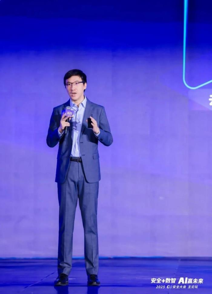 “云網(wǎng)數(shù)智安”融合共生！亞信科技、亞信安全助力百行千業(yè)全要素轉(zhuǎn)型