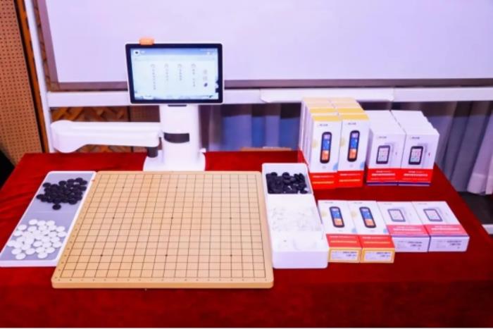 注入科技動能，打開智慧之窗——“阿爾法蛋AI公益”情暖深圳同澤學校