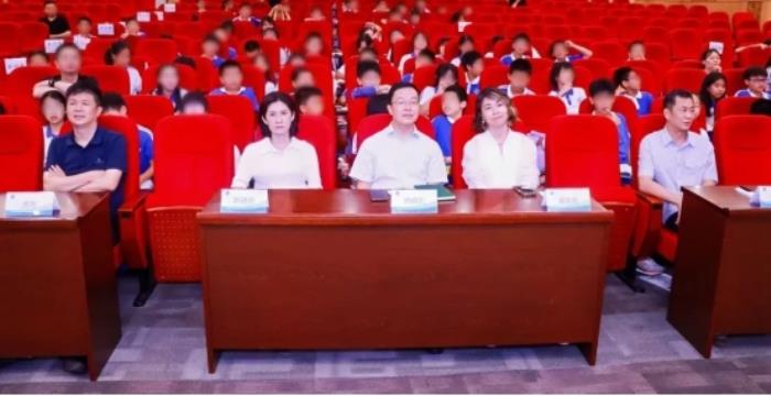注入科技動能，打開智慧之窗——“阿爾法蛋AI公益”情暖深圳同澤學校