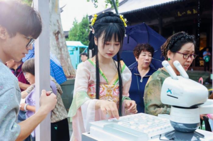 游船賞西湖美景、4折起購3C數(shù)碼 京東“3C數(shù)碼國補中國行”落地杭州